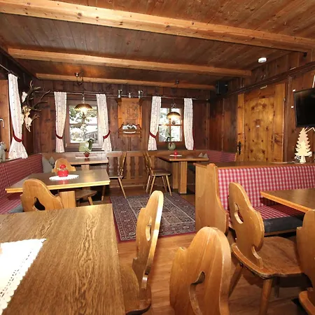 Alpenhaus Lacknerbrunn מאיירהופן